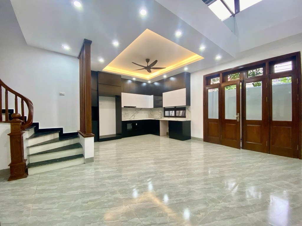  Duy nhất 1 căn ! Giá đầu tư chỉ hơn 9 tỷ, Bán nhà 60m x 3T Ngọc Lâm thông Hồng Tiến. LH 0936123469 