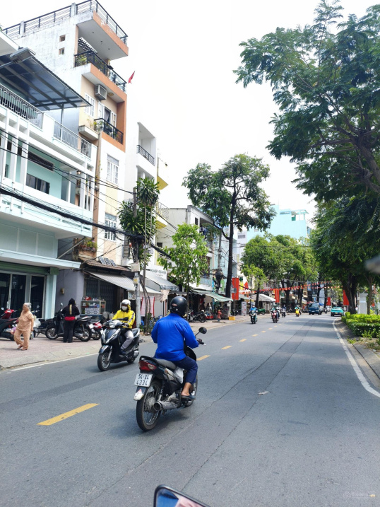  Bán nhà Hưng Phú Q. 8 sát cầu Nguyễn Tri Phương - 3 tầng chỉ 8.3 tỷ 