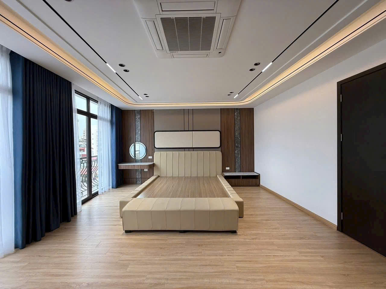  Bán chung cư Berriver Nguyễn Văn Cừ, 88m2, căn góc, 3 thoáng, full nội thất, 8,4 tỷ 