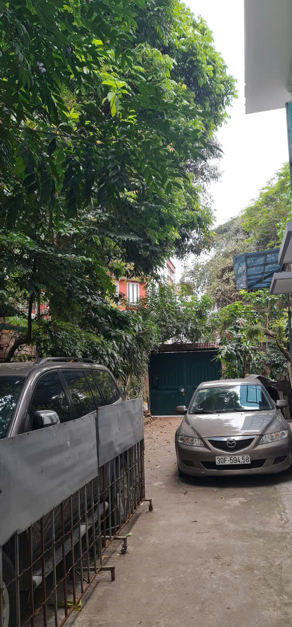  Cho thuê nhà ngõ 202 Trịnh Đình Cửu, 38m2 x 5 tầng, 3 phòng ngủ, 12,5 triệu 