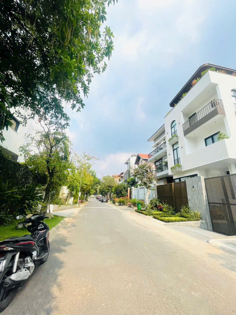  bán Khuôn Đất Đẹp Khu VIP Compound Eden Nguyễn Văn Hưởng - Thảo Điền - Q2 
