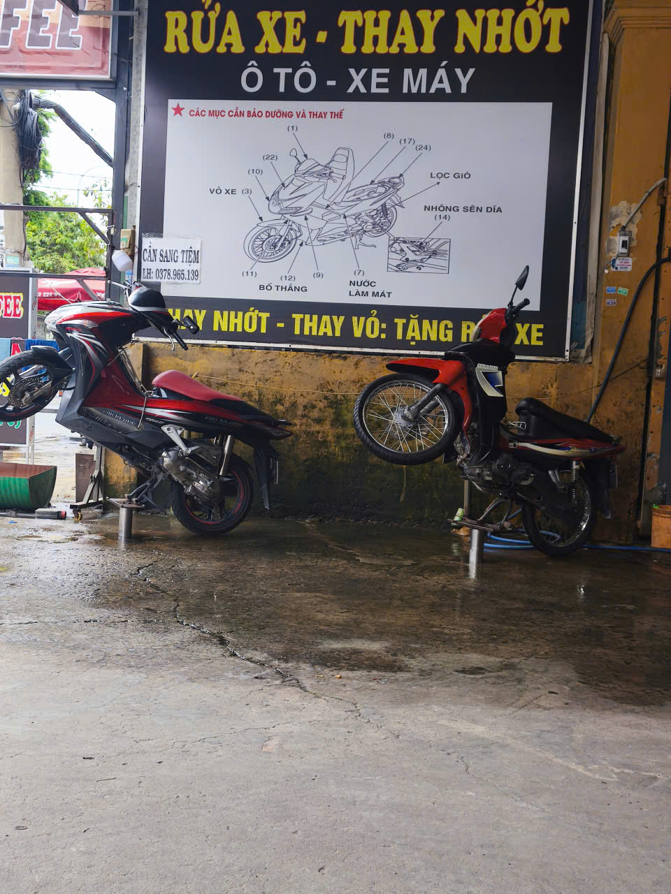  SANG NHƯỢNG TIỆM RỬA XE & VÁ LỐP đang hoạt động ổn định.
 - MẶT TIỀN BÌNH TRỊ ĐÔNG 