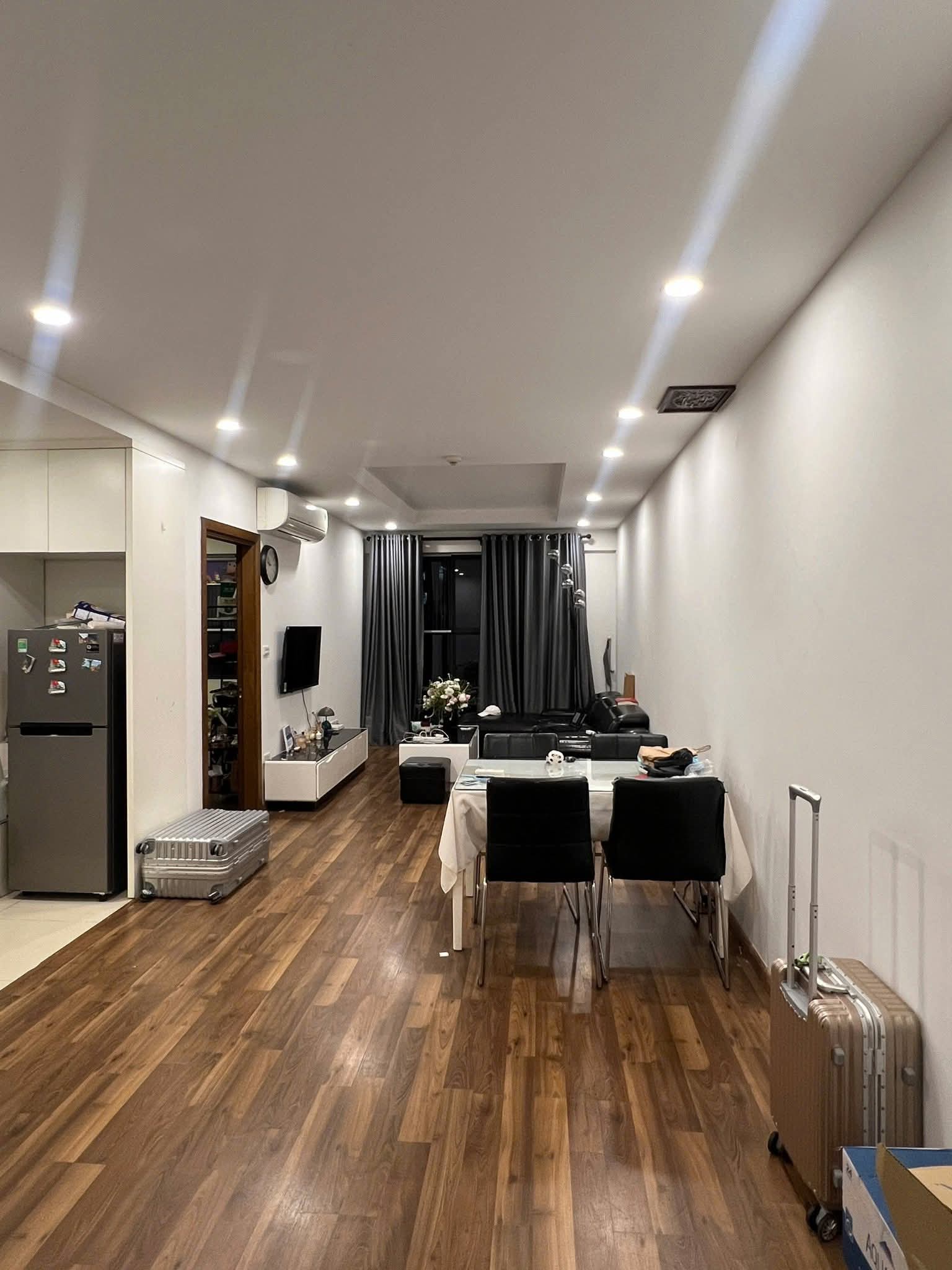  Cho thuê căn hộ 2n toà S Goldmark City full đồ, sẵn slot oto, vào ở luôn, giá 13tr 