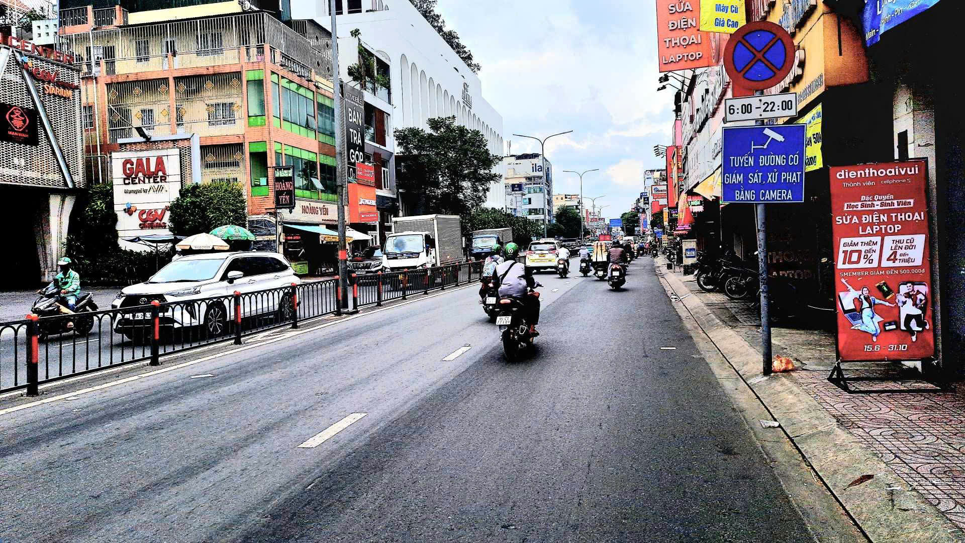  Bán nhà Mặt tiền Hoàng Văn Thụ - ngay Út Tịch, Cộng Hòa, 4,4x20m, 2 Tầng, hạ 18,5 tỷ. 