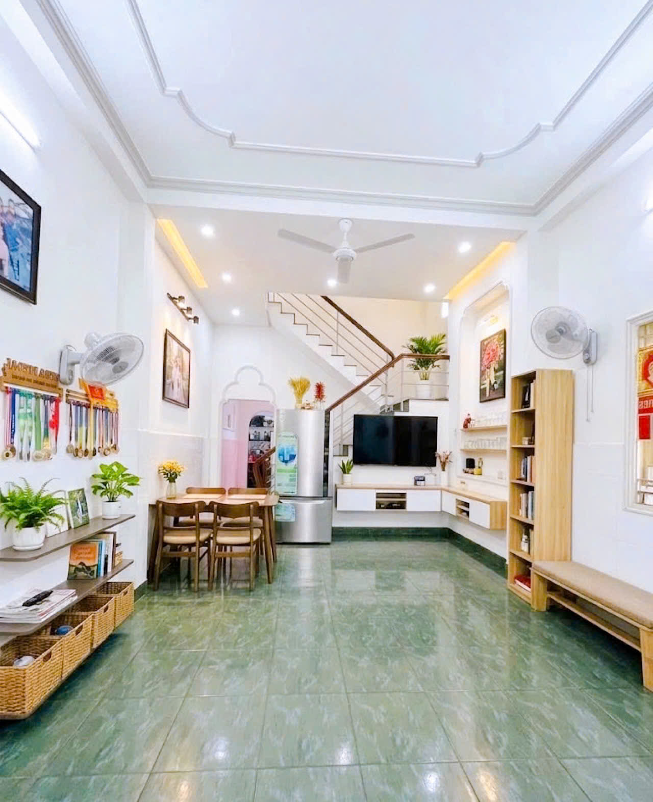  Bán nhà hẻm Cách Mạng Tháng Tám – 148 m2 - 4 tầng - QUẬN 10 – 19.5 tỷ 