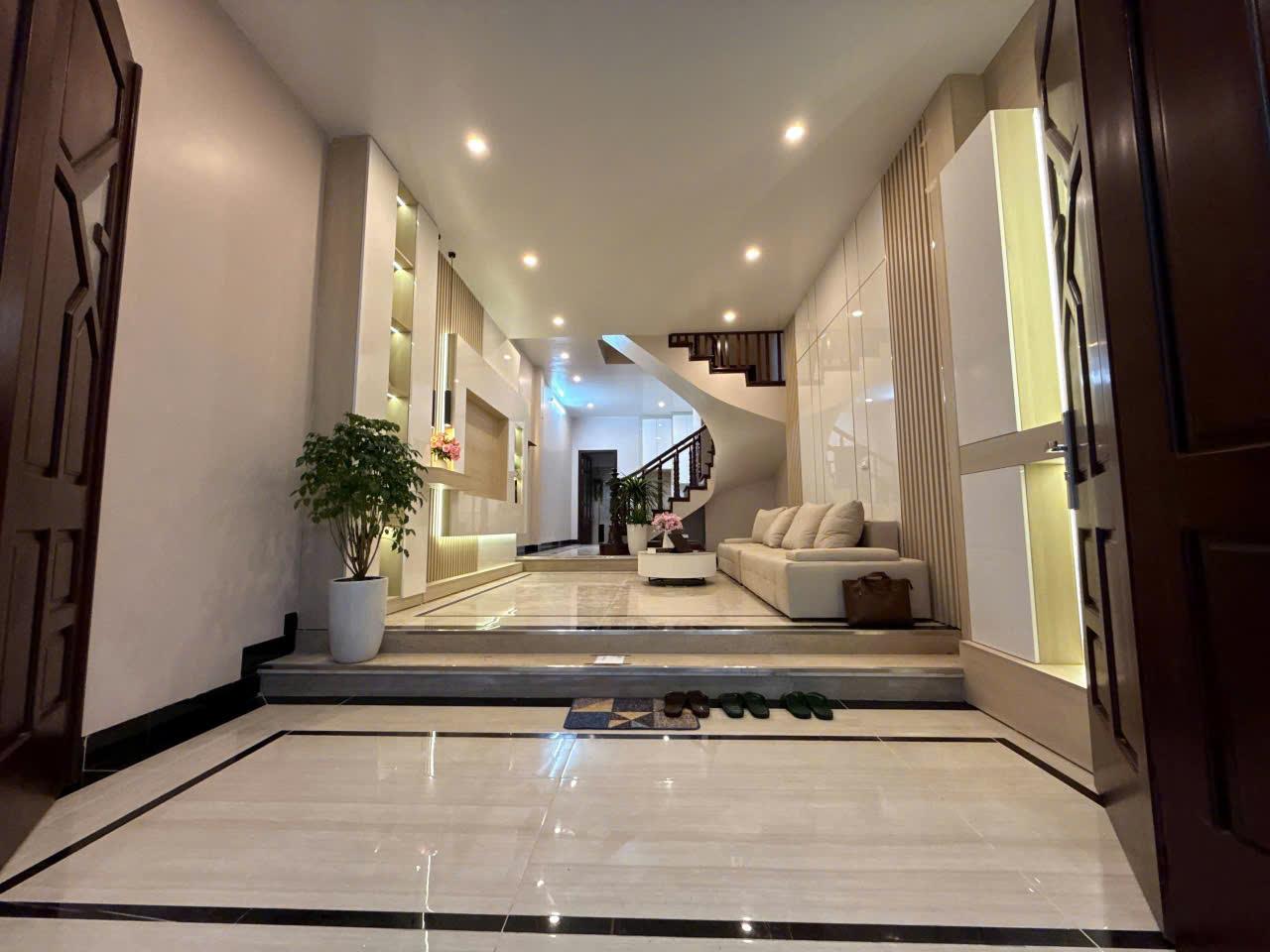  SỞ HỮU NGAY NHÀ ĐẸP - GIÁ TỐT - Vị Trí Đắc Địa Tại Ngõ 254 Minh Khai, Hoàng Mai, Hà Nội 