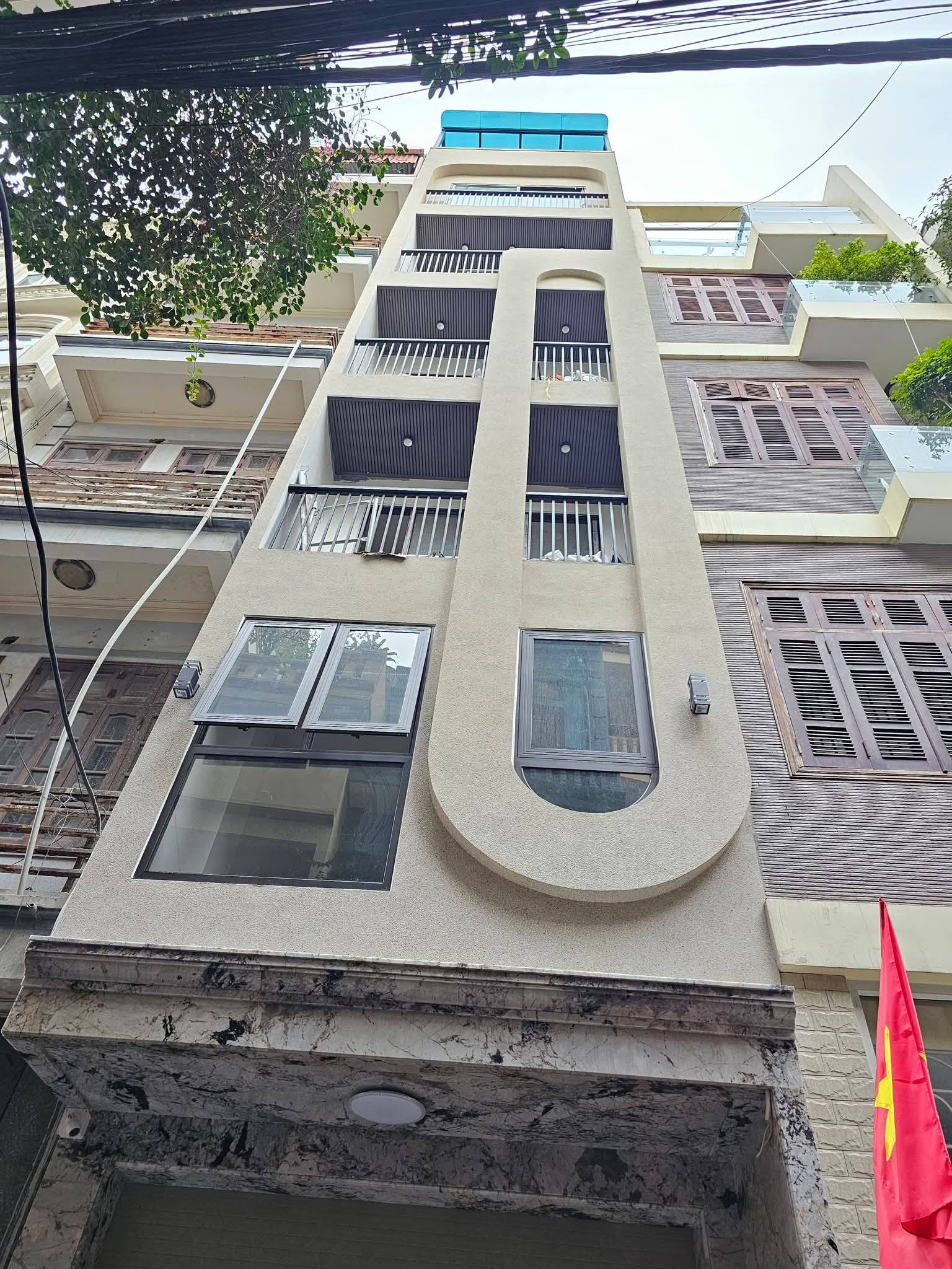  Bán nhà 6 tầng thang máy Đặng Thùy Trâm, Cầu Giấy, xây mới, ô tô vào nhà, 51m, 19.2 tỷ 