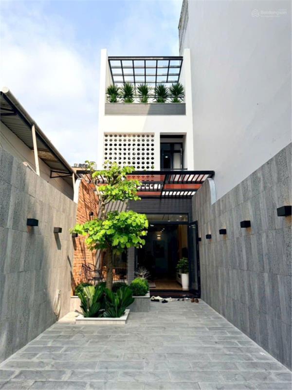  Quá đã quá mê với nhà có sân vườn cực hiếm 120m2 - ngang 4mx24m nở hậu 8.2m + 3 Lầu 