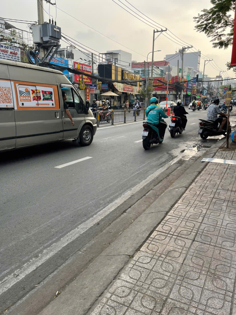  SANG NHƯỢNG SHOP MẶT TIỀN NGUYỄN THỊ THẬP – Q7 