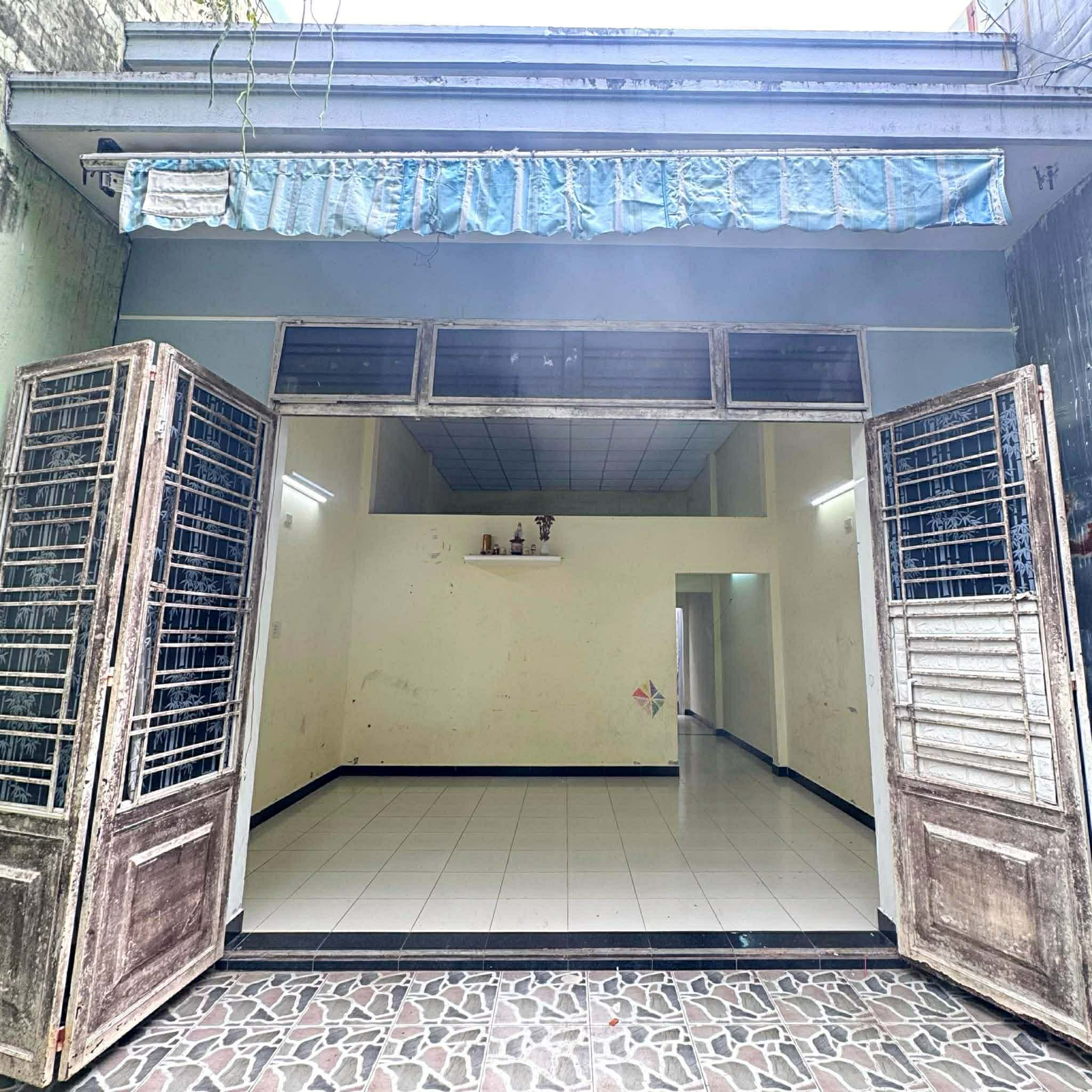  Bán nhà C4 Lương Khánh Thiện - Gía = Lô đất 