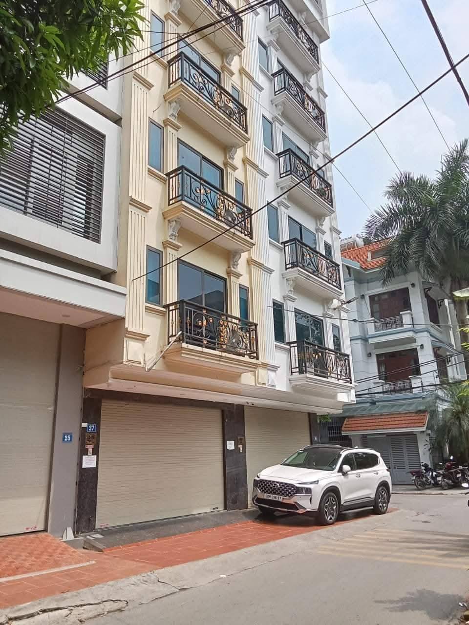  Nhà đẹp, bán nhà Đào Tấn, ô tô vào nhà, thang máy, 54m, chỉ 24 tỷ 