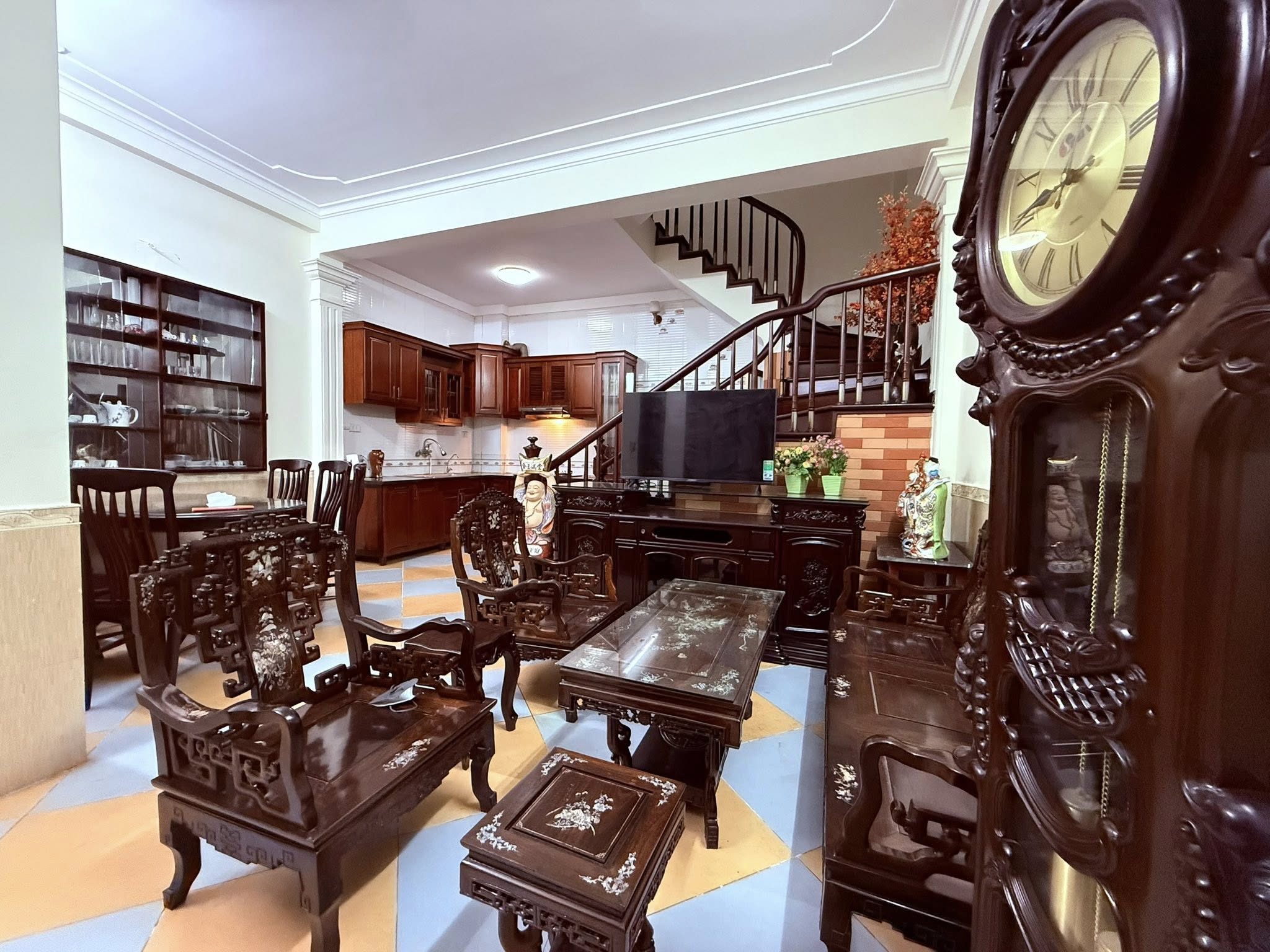  TRUNG TÂM BA ĐÌNH PHỐ NGỌC KHÁNH 41M 5T  GIÁ 9,8  TỶ  NGẦN PHỐ -FULL NỘI THẤT 