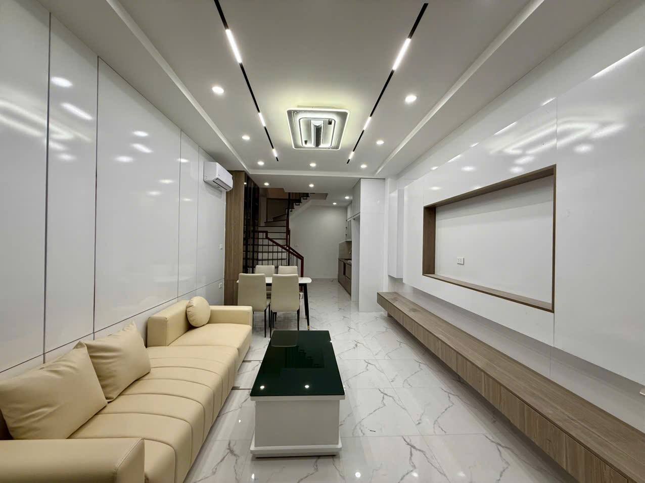  PHỐ HOÀNG HOA THÁM 36M 5T NHỈNH 10 TỶ NHÀ ĐẸP NGÕ RỘNG THOÁNG- KHU VỰC DÂN TRÍ, AN SINH ĐỈNH 