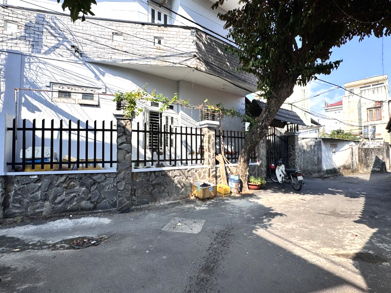  ???? BánNhà Linh Xuân Thủ Đức 232m2 (9x23), Hẻm Xe Hơi, Full Thổ Cư, Gần QL1K, Giá Chỉ 9,9 Tỷ 