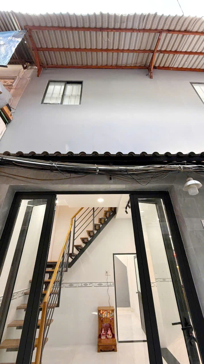  Nhà cách chỗ đậu oto vài bước chân Hưng Phú P10Q8 