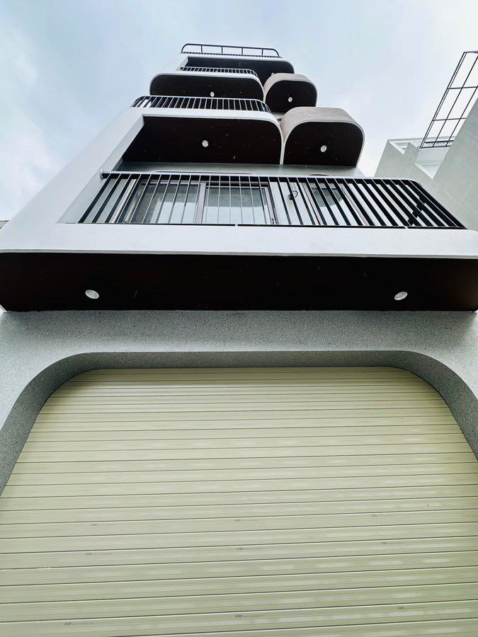  CHỈ NHỈNH 9 TỶ PHỐ THẠCH BÀN 50M2, 5T THANG MÁY, Ô TÔ CẠNH NHÀ - GẦN  AEON LONG BIÊN 