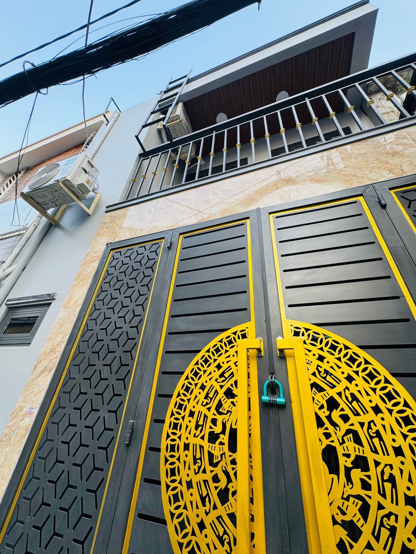  ????HÀNG HIẾM - 2 TỶ HƠN CÓ NHÀ SG - 2 TẦNG BTCT - NGAY COOPMART QUANG TRUNG - FULL NỘI THẤT XỊN - SỔ VUÔNG A4 - KHÔNG CÓ CĂN THỨ 2 ĐỂ SO SÁNH 