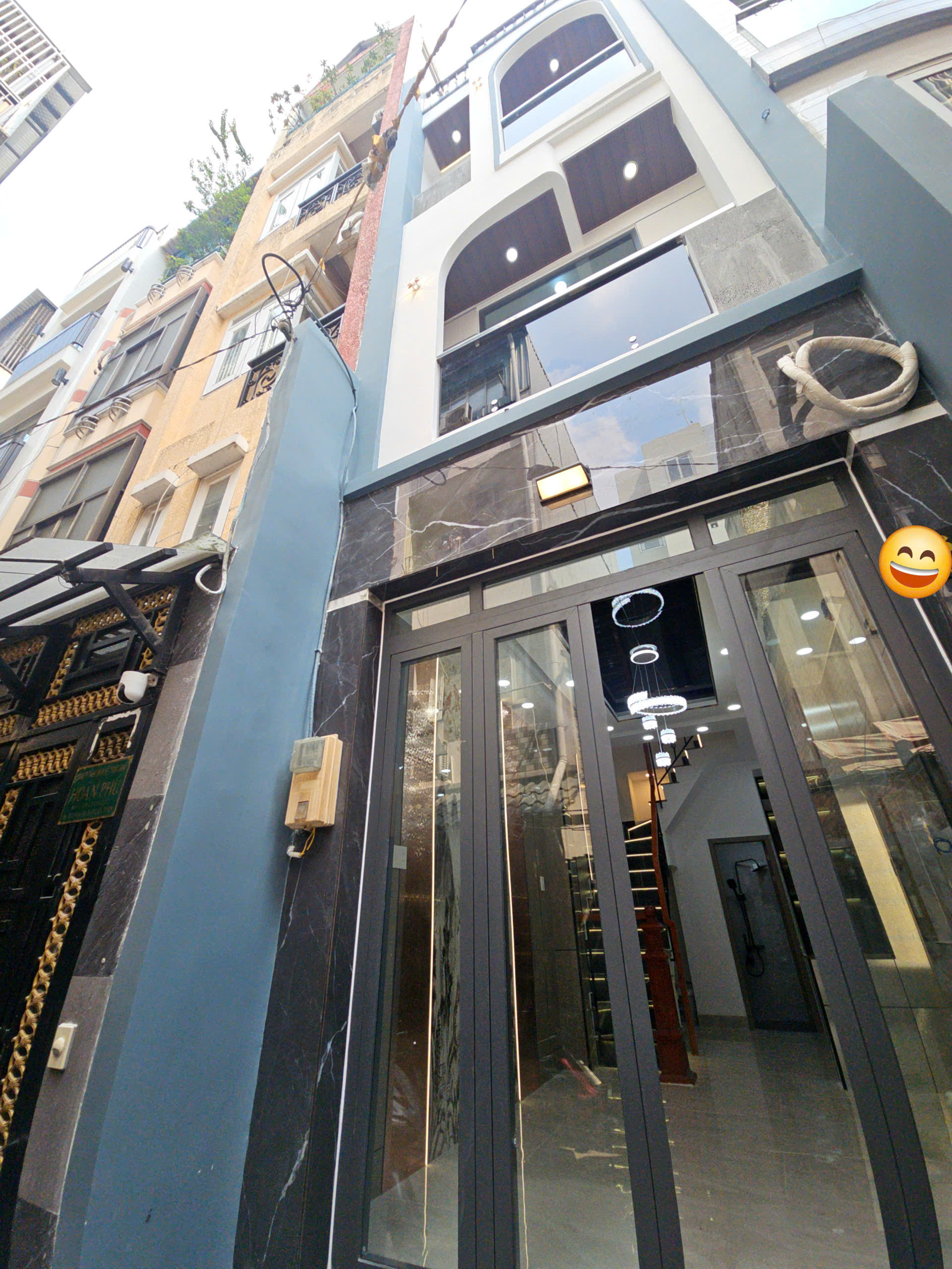  bán nhà diện tích 100m2 - 4 tấm q4 có 5 tê 

HỢP Ở KINH DOANH SPA.. 