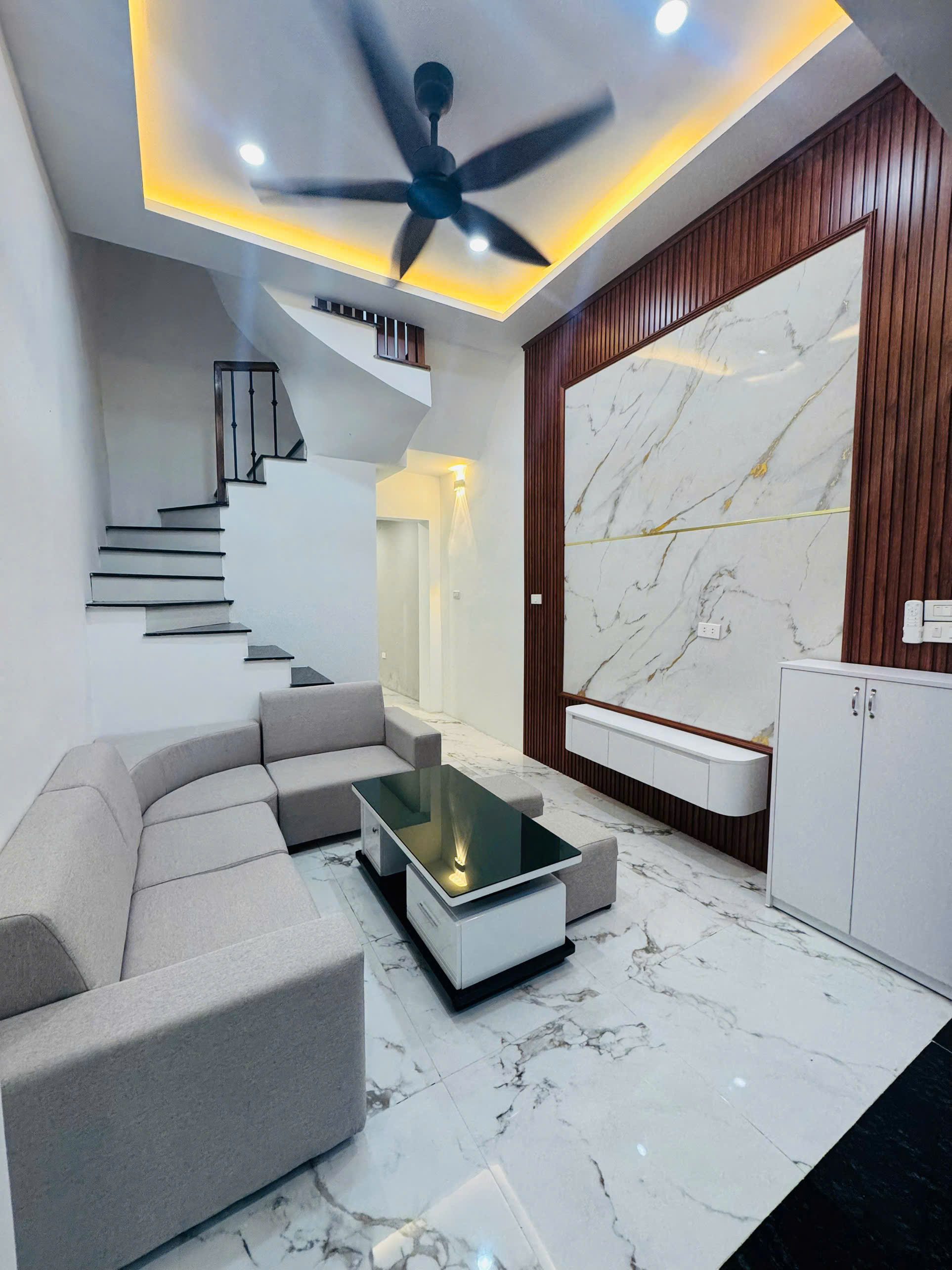  SIÊU PHẨM NHÀ PHỐ TÂN MAI - VUA PHÂN KHÚC VUA VỊ TRÍ 