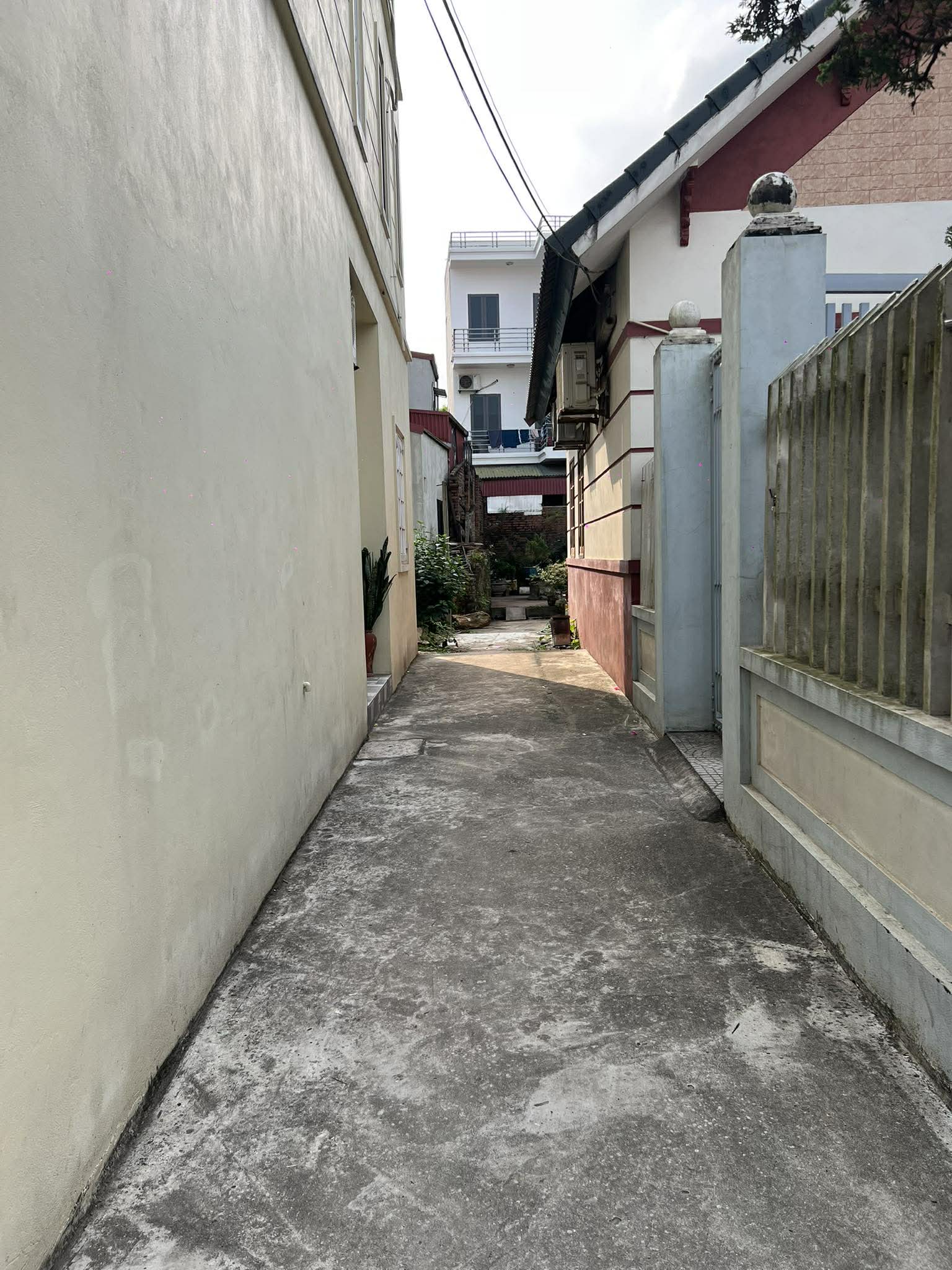  CẦN BÁN 42 M BÌNH MINH - GIA LÂM, GIÁ NHỈNH 5 TỶ, LH 0985865658 