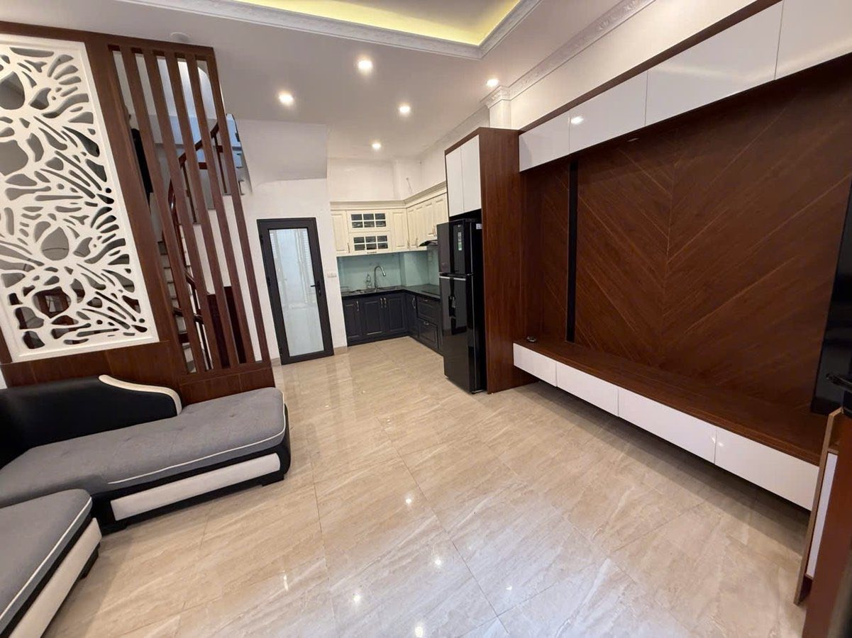  NHỈNH 7 TỶ, TRUNG TÂM VIỆT HƯNG, CẠNH BIGC LONG BIÊN 33M2 5 TẦNG, Ô TÔ CẠNH NHÀ 