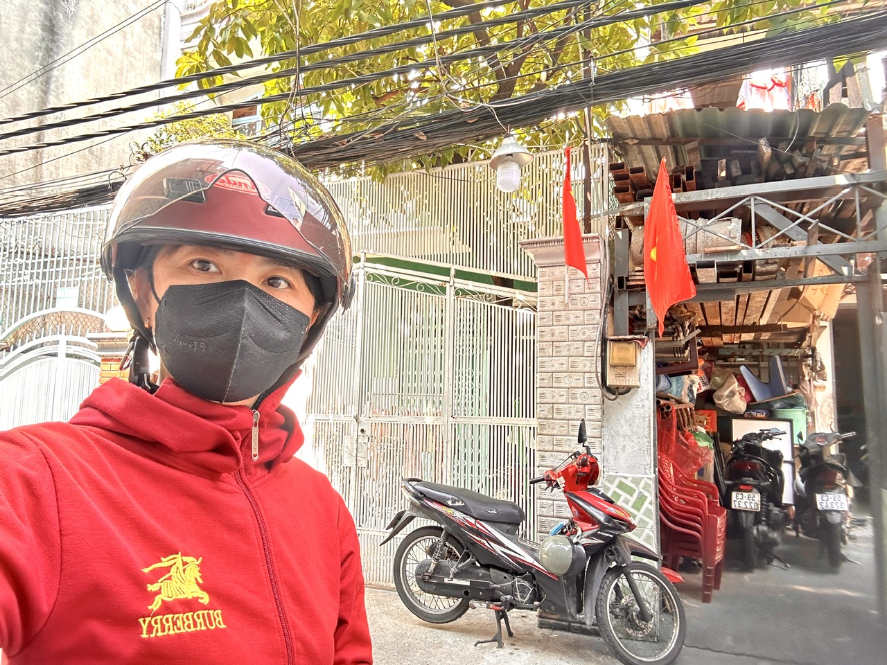  BÁN NHÀ NGON- MẶT TIỀN HẺM XE HƠI LÝ THUYẾT Đ. ĐOÀN VĂN BƠ- GẦN CHỢ 200 Đ.XÓM CHIẾU- TÔN ĐẢN- CÁCH 5P ĐẾN TRƯỜNG ĐẠI HỌC NGUYỄN TẤT THÀNH. 