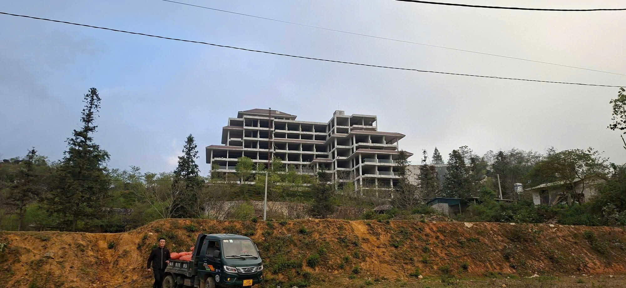  Mở Bán 2 lô đất 3 mặt tiền với diện tích:  7,5×20m/1 lô Thuộc khu tái định cư Hàm Rồng 2 - phường Sa Pa – Lào Cai 