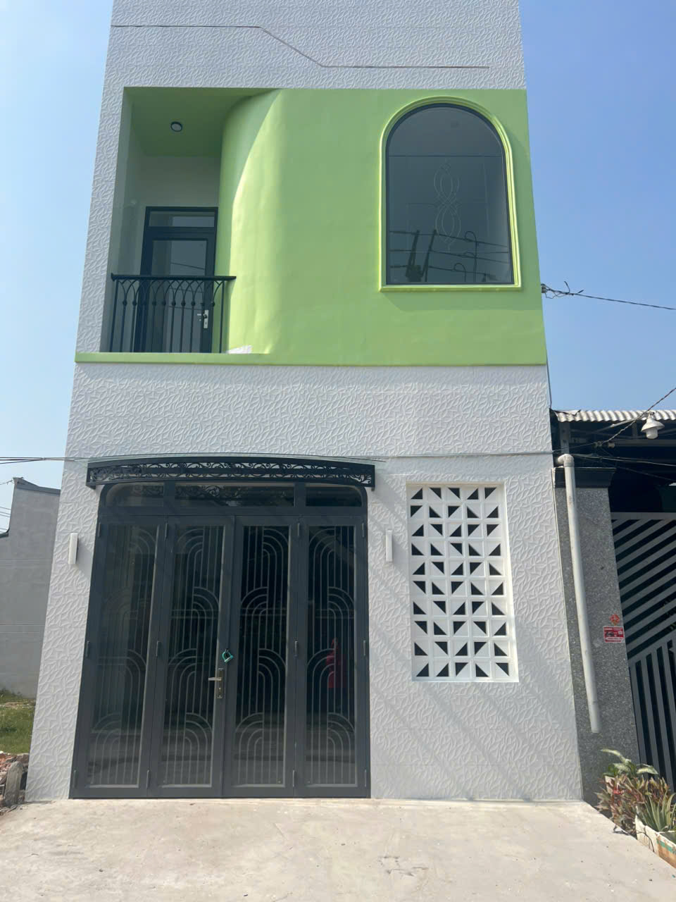  CẦN BÁN NHÀ LẦU MỚI  – GIÁ CHỈ 1 TỶ 450 TRIỆU - PHƯỜNG LONG HOA - TỈNH TÂY NINH 