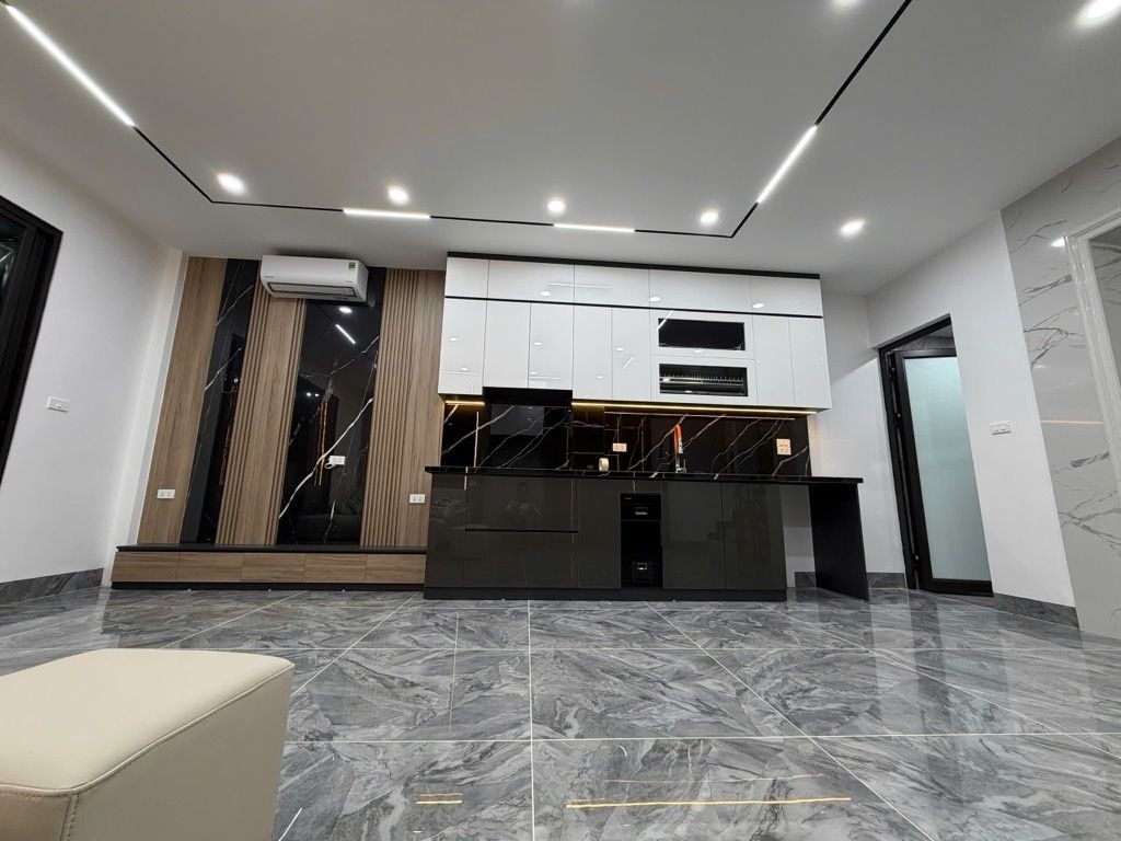  Bán nhà đẹp Thượng Thanh- Full Nội thất- Dân xây -oto- 60m 5 tầng nhỉnh 9 tỷ 