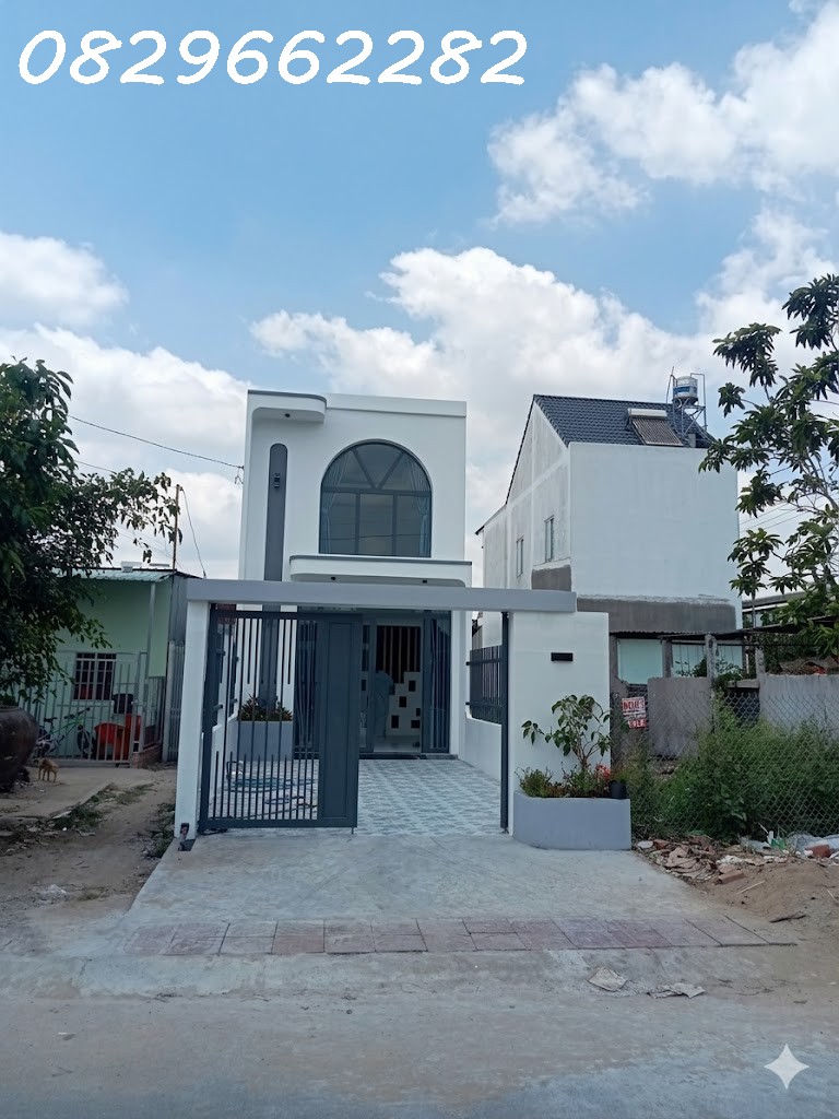  Bán nhà mặt tiền kế công viên P.2 Sa Đéc, Đ.Tháp. DT 100m2, 3PN, Sổ hồng, giá 3.15 tỷ. 