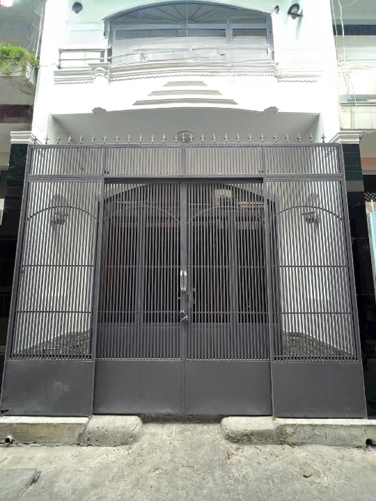  Nhà 2 tầng HXH Âu Dương Lân P3Q8. Giá: 7.7 tỷ 