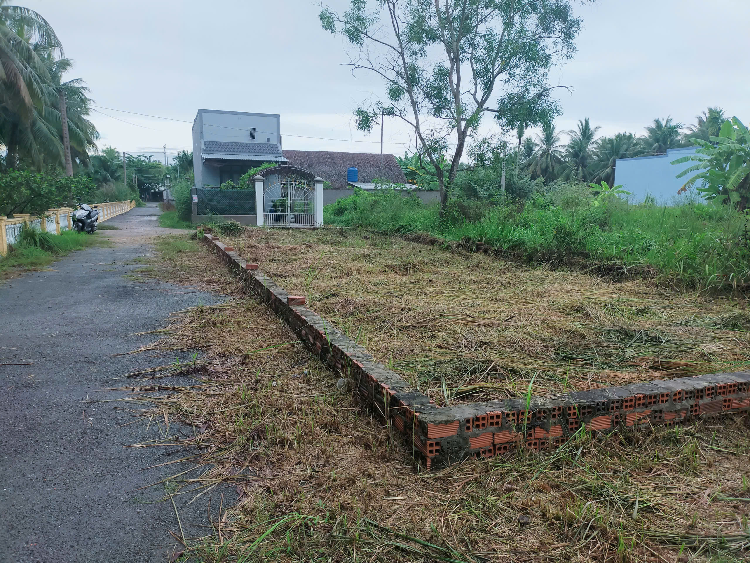  CẦN BÁN ĐẤT 2 MẶT TIỀN – FULL THỔ CƯ – GIÁ TỐT 