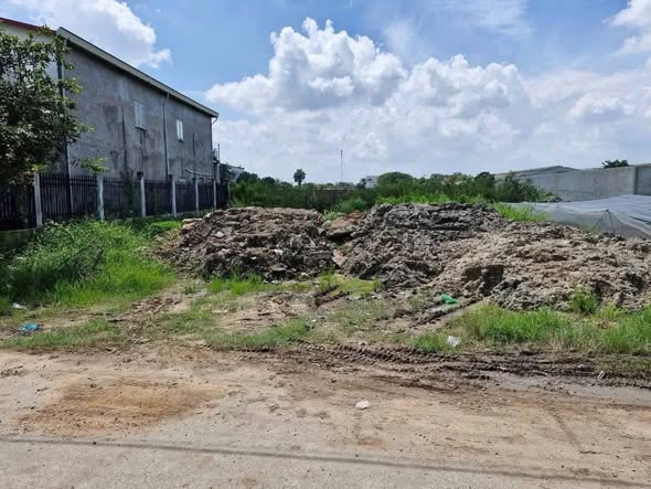  Bán đất mặt tiền 17,5x22,5m giá 7 tỷ Đường Xuân Thới Sơn 