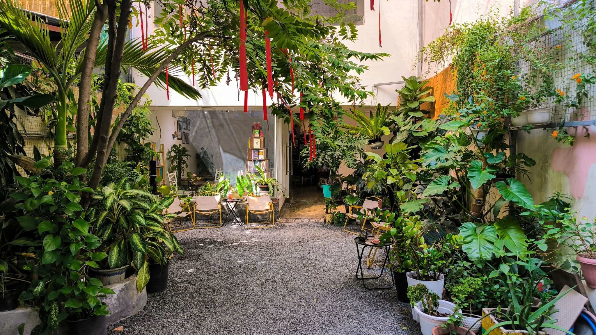  Sang quán cafe HXH Nguyên Hồng,7x30m, đủ nội thất, 20tr/th 