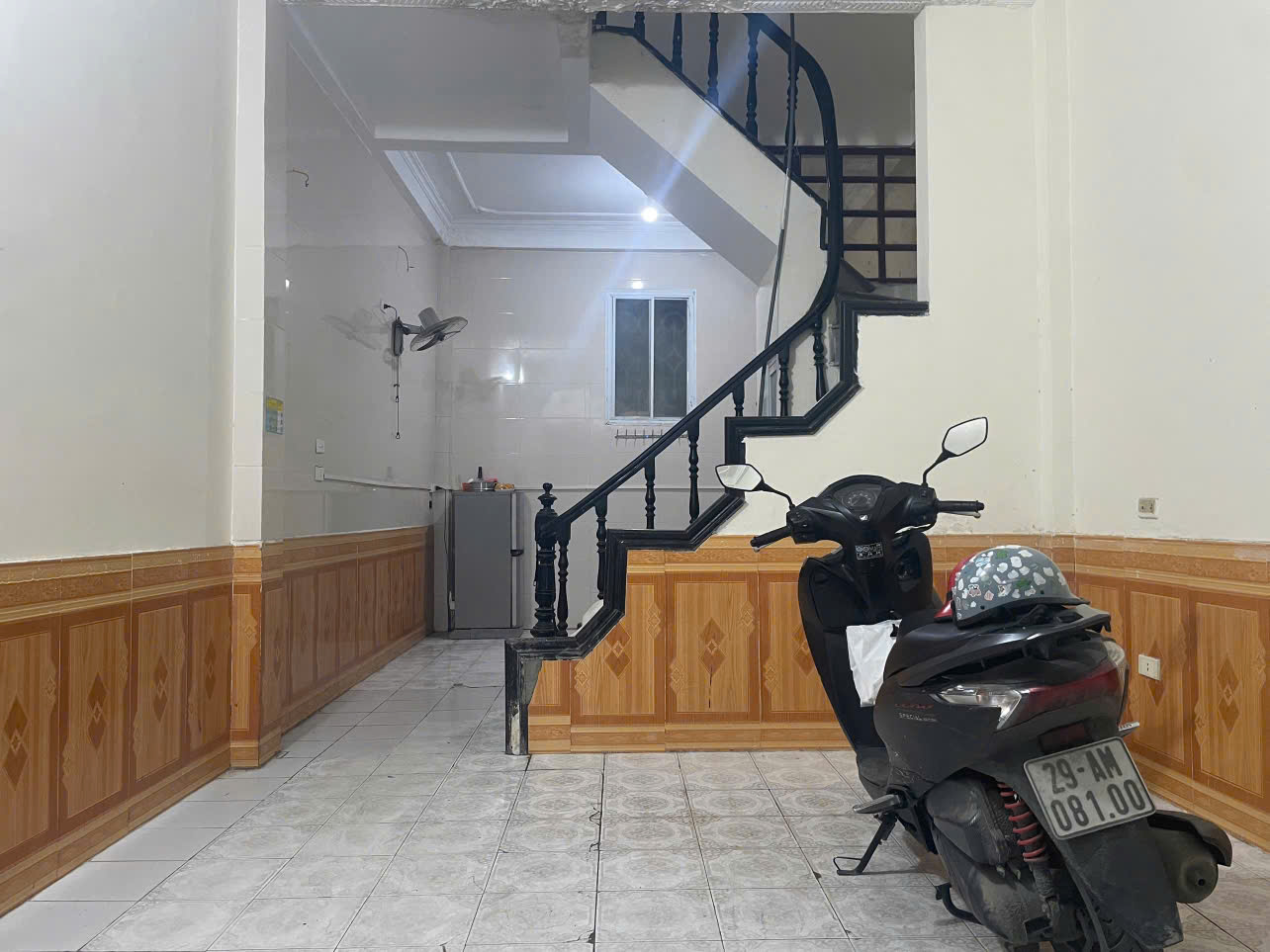  Cho thuê nhà Đường Láng, 38m² x 3,5 tầng, 4 ngủ, 11 triệu vào ngay 