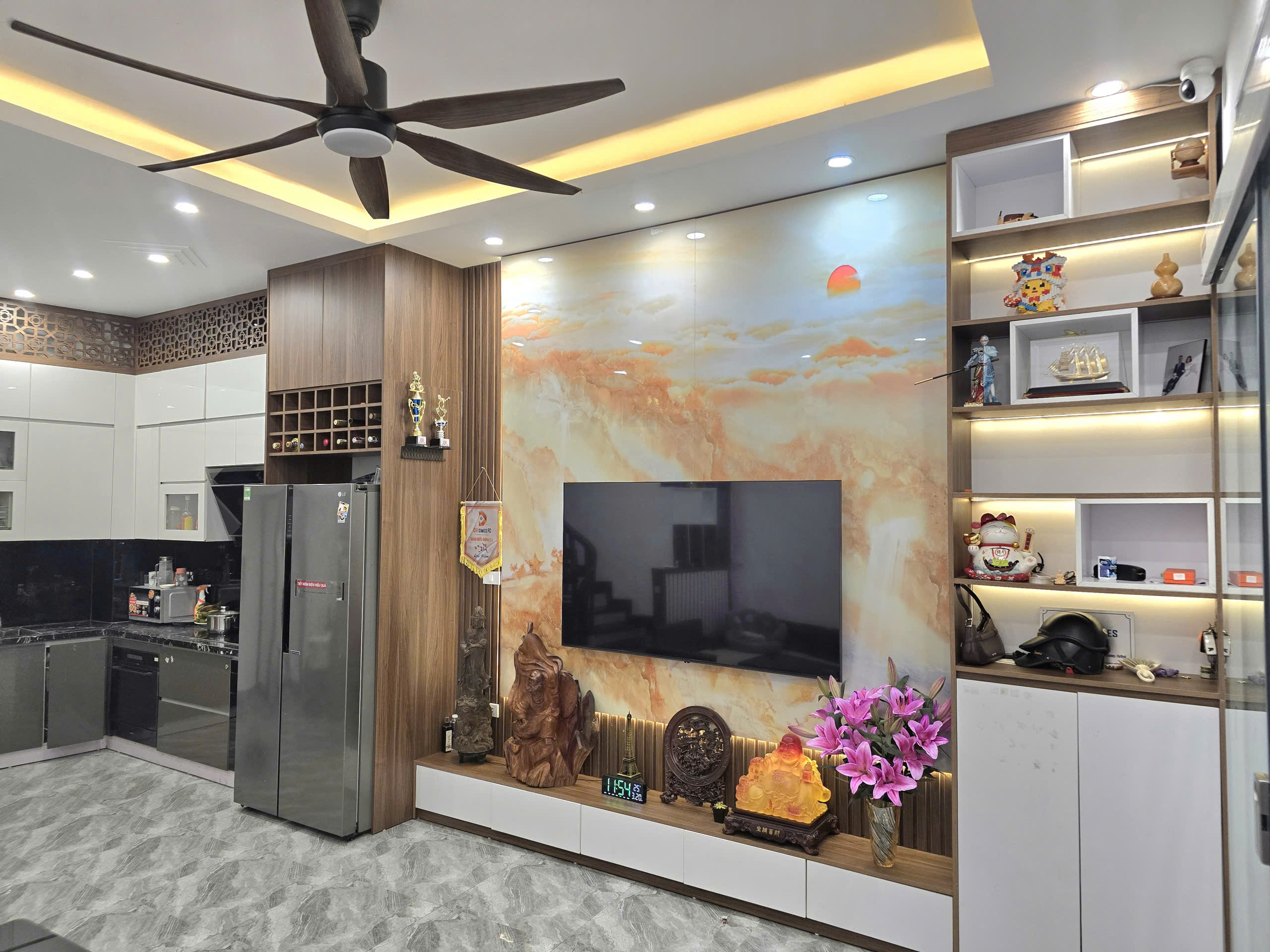  HÀNG HIẾM HAI BÀ TRƯNG – 5 TẦNG Ở NGAY – NGÕ THOÁNG – GIÁ TỐT-   lh 0326213286 