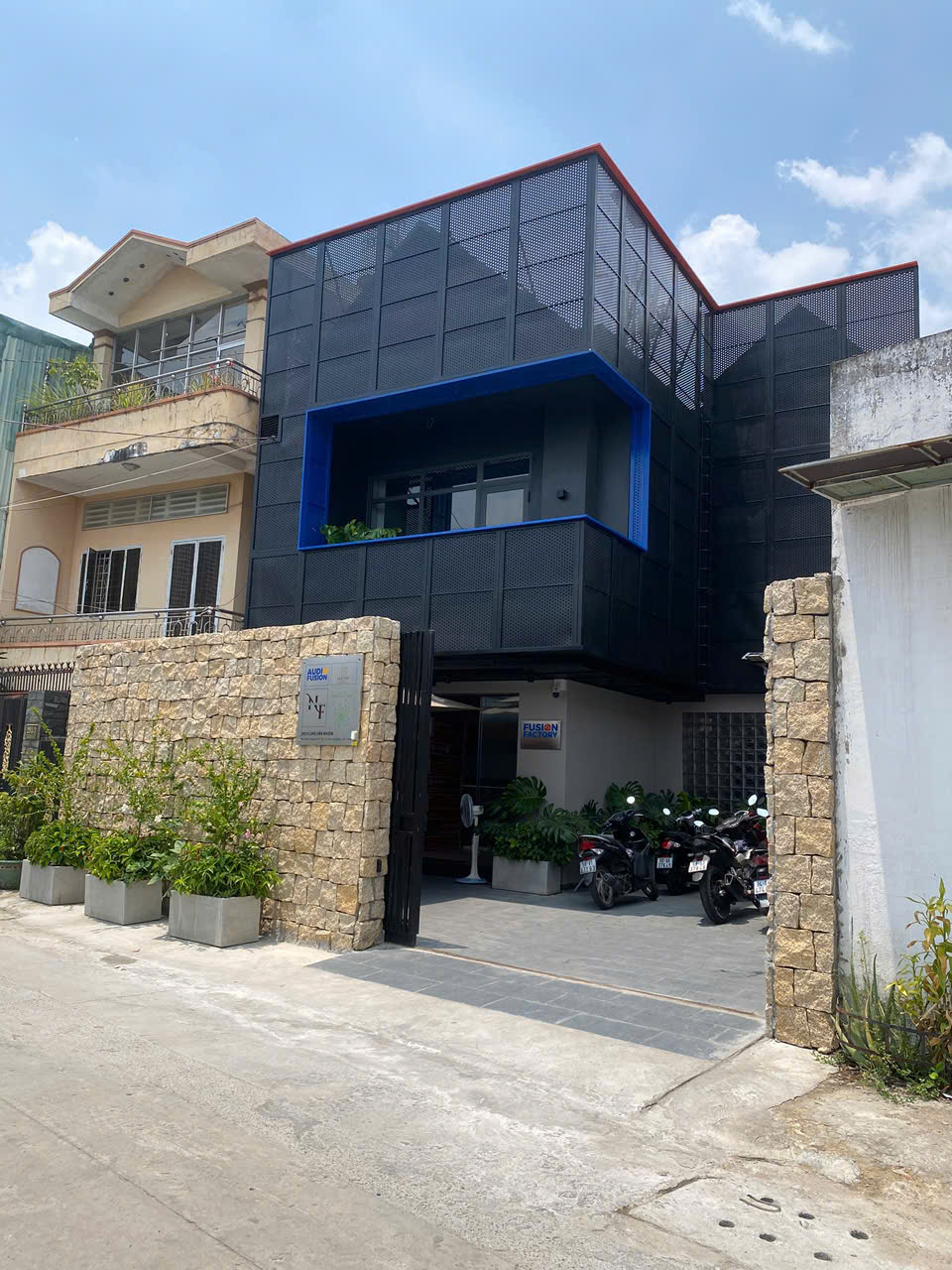  Bán biệt thự 230m2 - 69 Nguyễn Gia Trí, P25 Bình Thạnh, hẻm xe hơi 8m, xây cao, giá từ 35 tỷ 