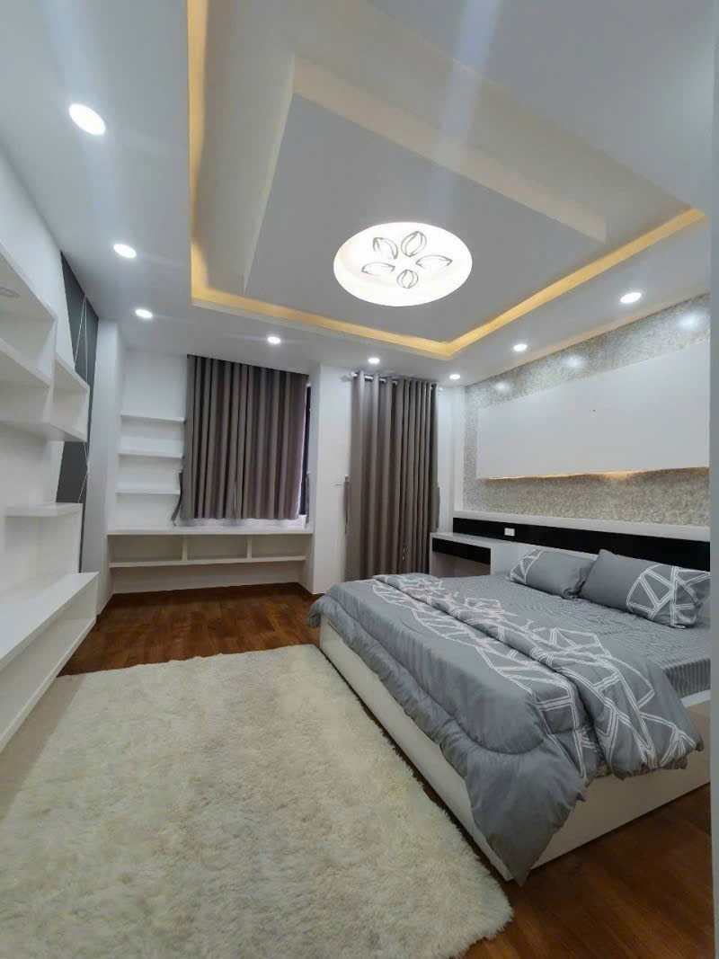  Bán nhà mặt tiền 5L Nguyễn Văn Công 86m2 ngang 4.3m KD căn hộ TN 50tr gần sân bay 15.6 tỷ 