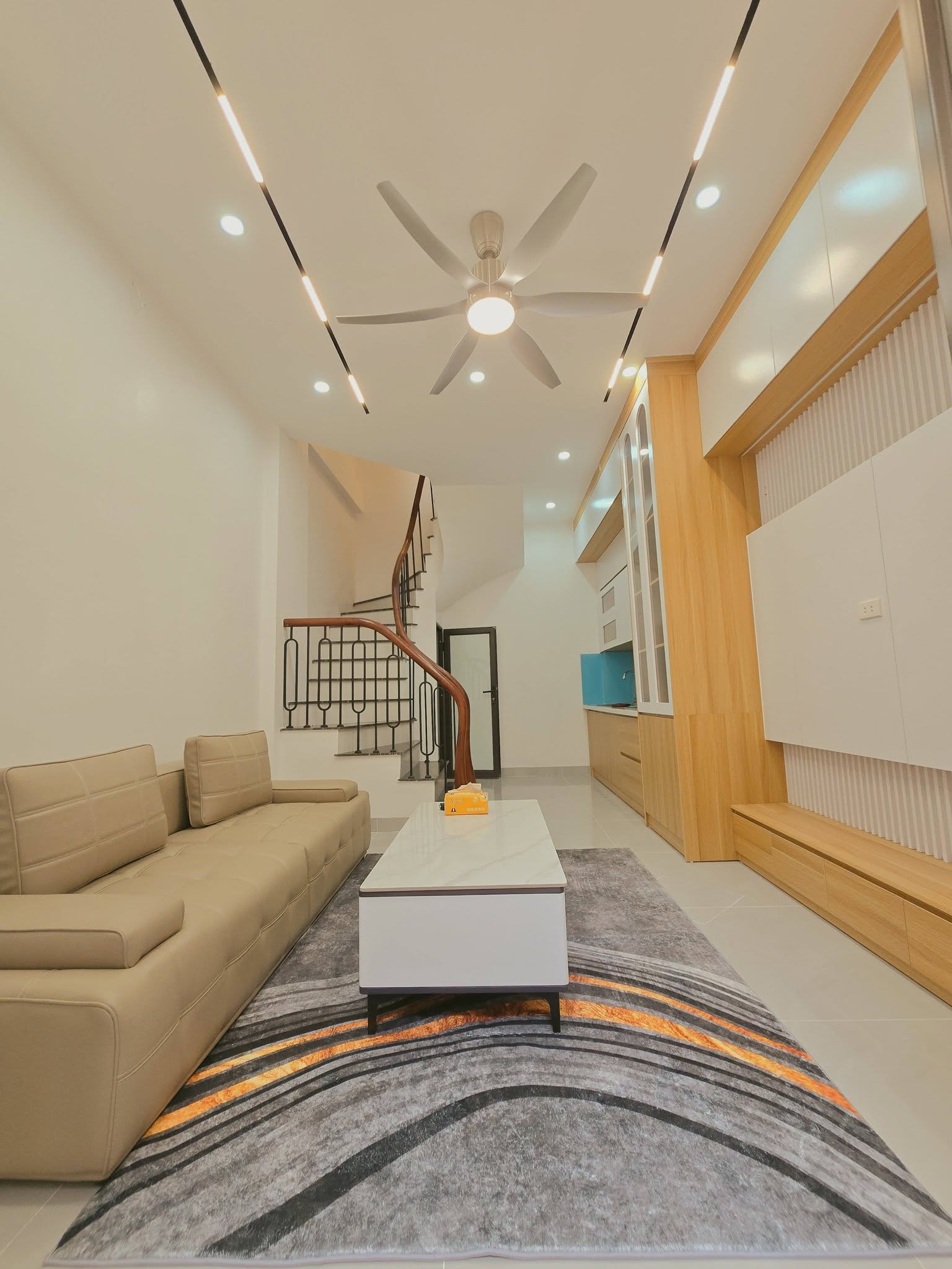  PHỐ VÕ CHÍ CÔNG Ô TÔ ĐỖ CỬA 25M 4T NGÕ THÔNG NHÀ ĐẸP CHỈ 8,1 VÀI BƯỚC RA MẶT PHỐ 