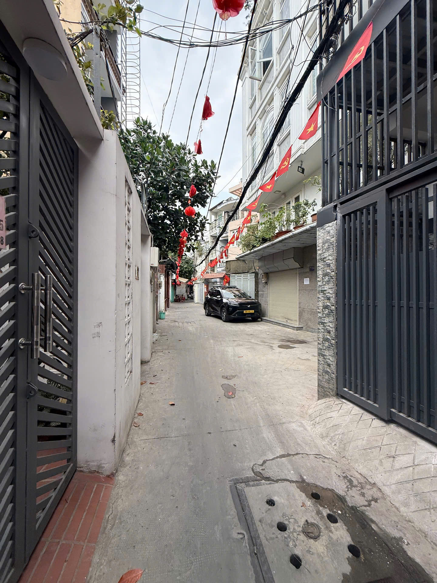  Chỉ hơn 4 tỷ xíu có ngay nhà mới đẹp 2 tầng ngang 6m, hẻm xe hơi, gần Lotte Mart Cityland. Sổ đẹp nở hậu 