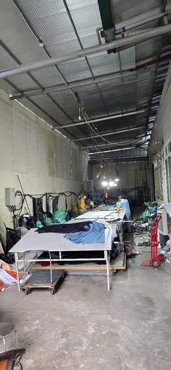  Cho thuê văn phòng nhà xưởng thời trang khép kín. 