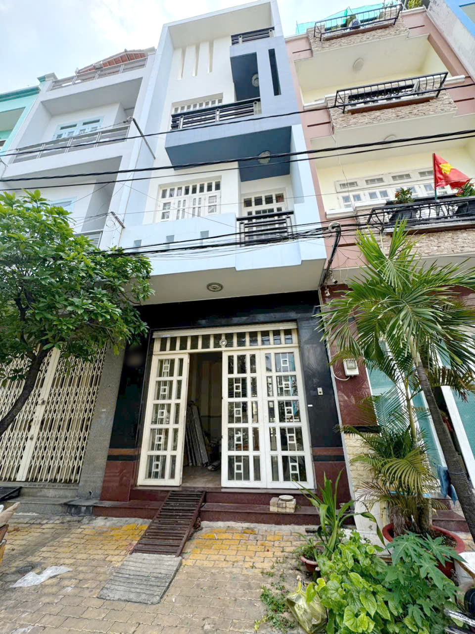  Nhà MT đường 302B Bông Sao , Giá : 9,9 Tỉ 