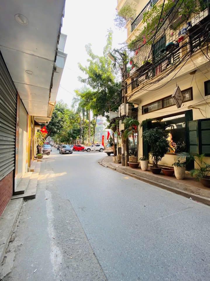  Bán nhà phố Kim Mã, Ba Đình, dân xây, ô tô lùi cửa, hai thoáng, kinh doanh, 42m, 13 tỷ 