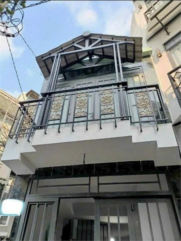  Bán nhà Thích Quảng Đức, Phú Nhuận, hẻm ba gác, DT 30m2, giá 4,7 tỷ có TL 