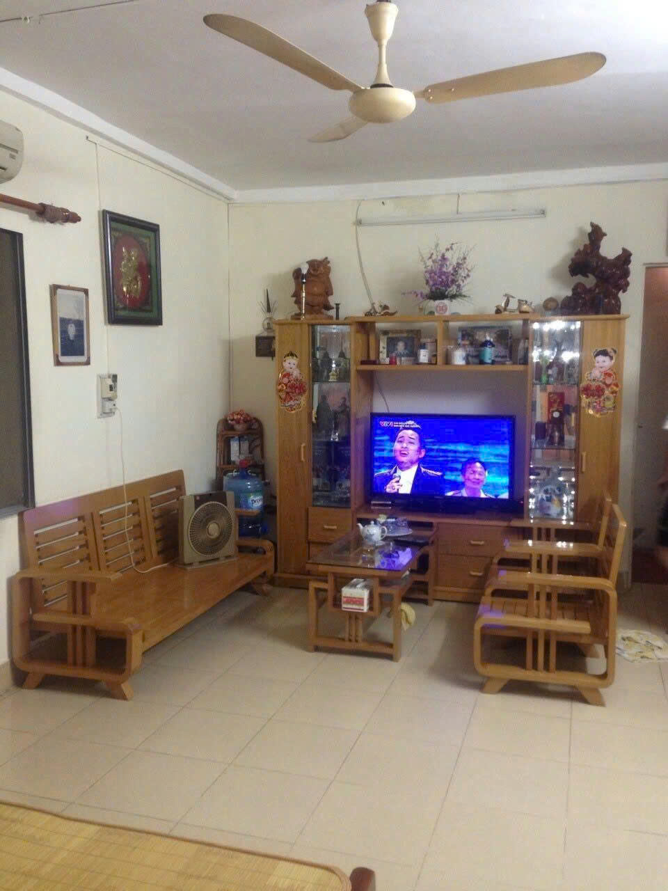  Cần cho thuê tập thể tầng 4+5 nhà B9 Kim Liên, 35m2 x 2 tầng, 2PN,  8 Triệu 