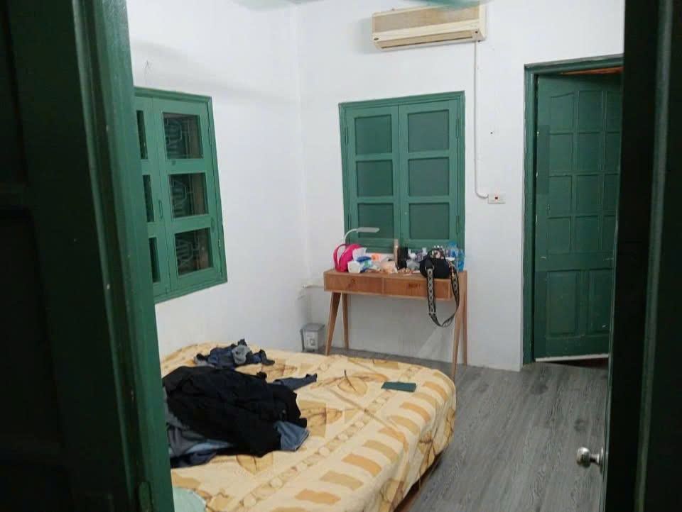  Cần cho thuê căn tập thể tầng 3 tòa A11 Khương Thượng, 60m2, 2 ngủ, 8 triệu 