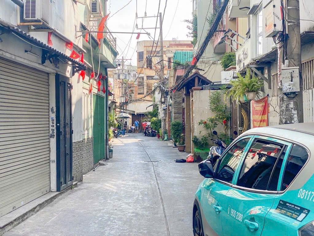  CHỈ 7 TỶ NHỈNH - TÂN PHÚ - Hẻm 1 Sẹc - Hẻm Xe Hơi - Căn Góc 2 MT - Nhà Mới - Giáp Tân Bình - Nở Hậu 