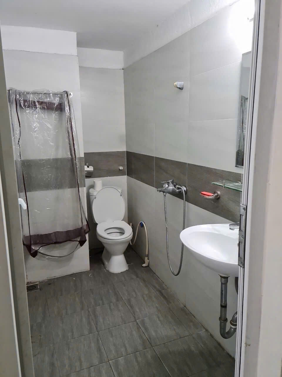  CHO THUÊ PHÒNG VIEW HỒ ĐẦM HỒNG – KHƯƠNG TRUNG, THANH XUÂN  HÀ NỘI 