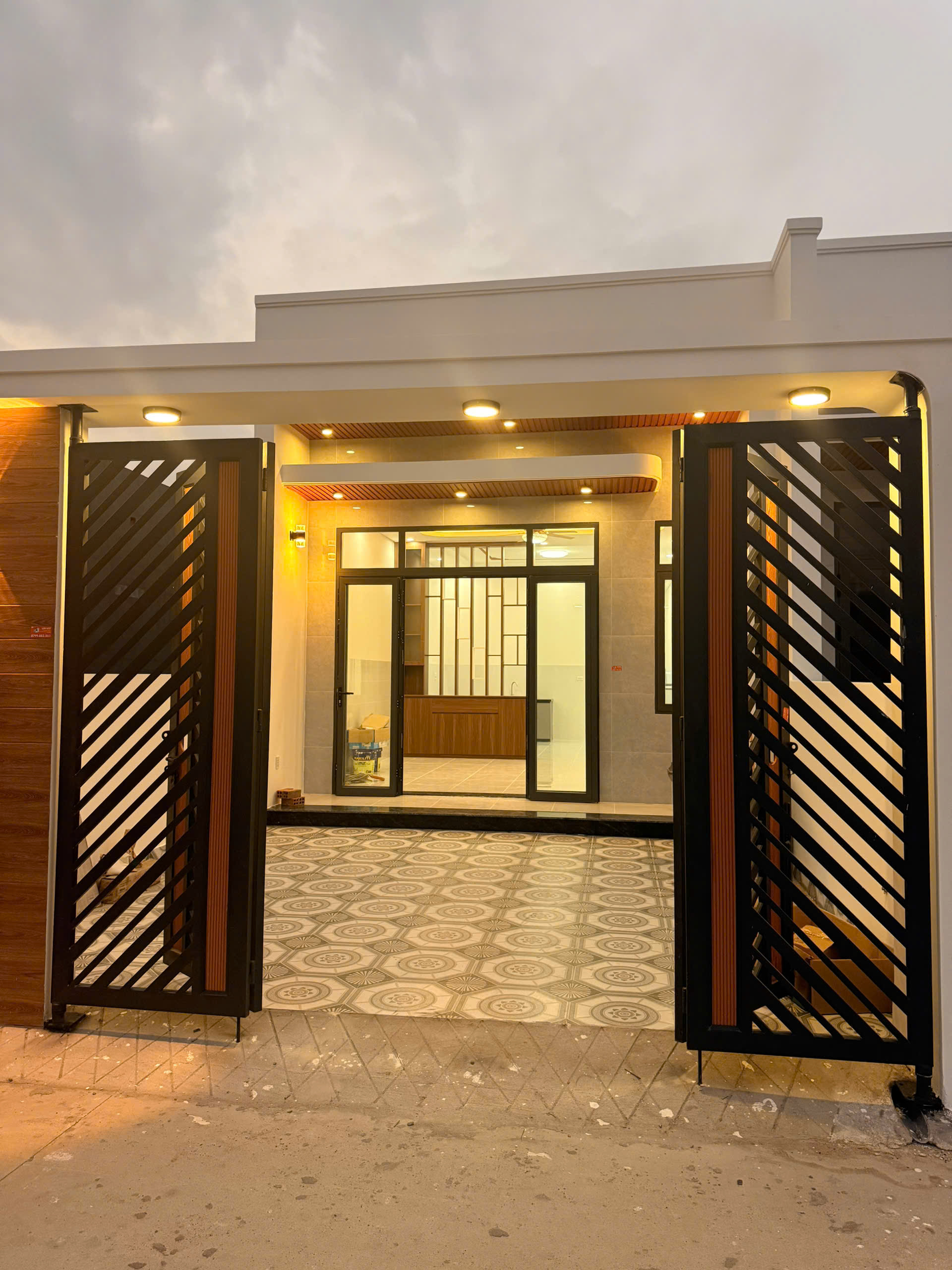  NHÀ MỚI ĐẸP – GIÁ TỐT TRUNG TÂM LONG ĐIỀN, TP.HCM 