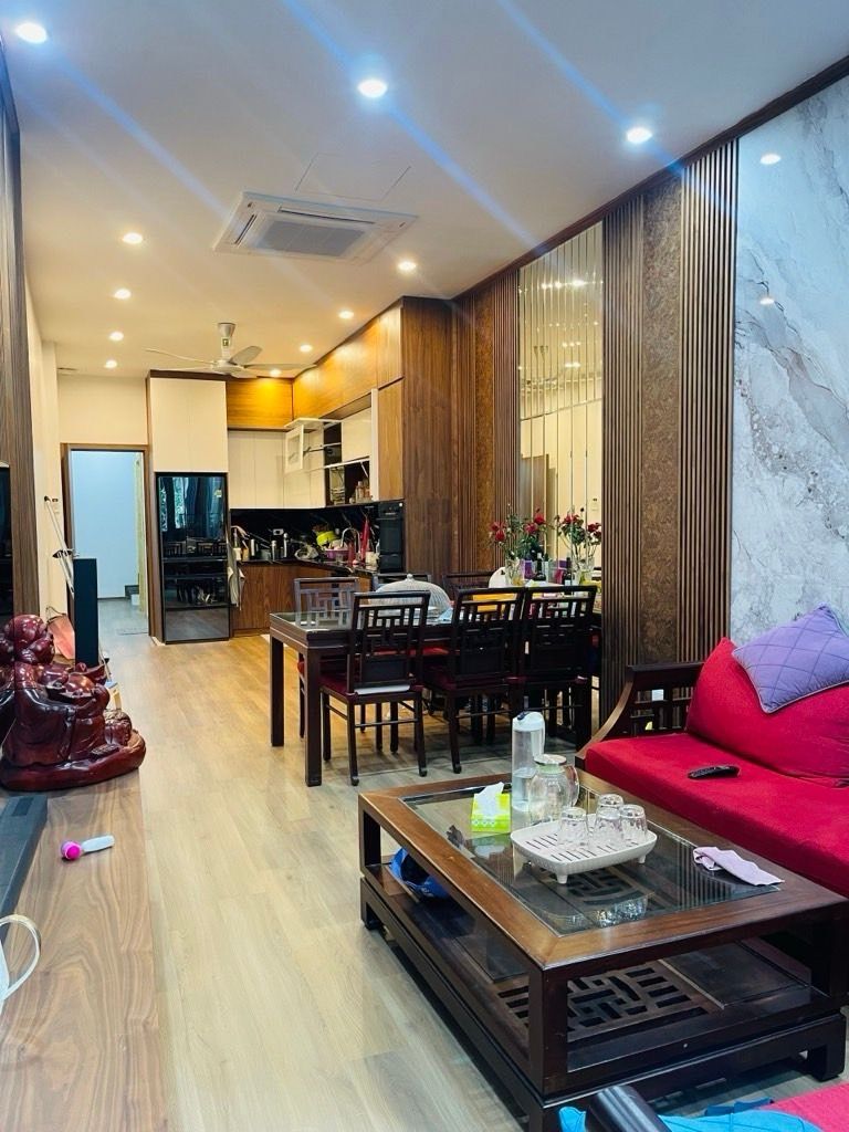  Bán nhà đẹp Nguyễn Văn Cừ- Dân Xây- oto- sát phố 60m 5 tầng nhỉnh 14 tỷ(TL) 